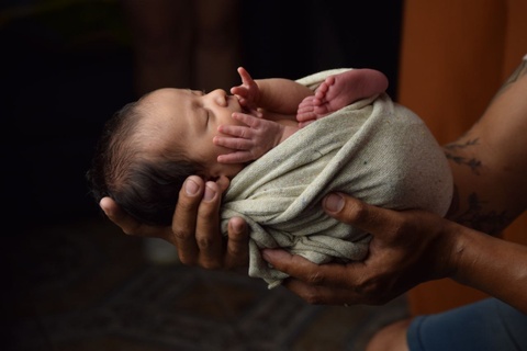 Cha mẹ đưa ra hàng nghìn quyết định trong năm đầu đời của bé
