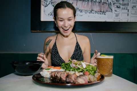 Keo khach quoc te vao ban an Viet hinh anh