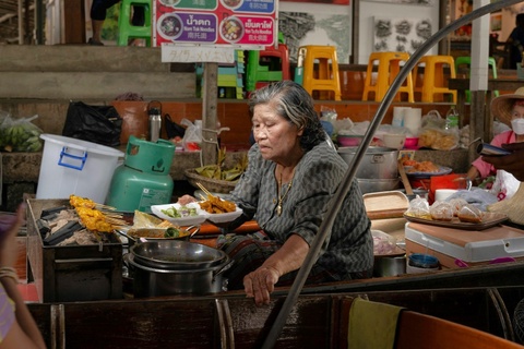 Do an duong pho Thai Lan tang gia vi ap luc xang dau hinh anh