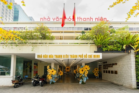 Nhin lai Nha Van hoa Thanh nien TP.HCM truoc khi thao do hinh anh
