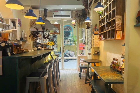 Quan ca phe o TP.HCM khong cho khach ngoi qua 1,5 tieng sap dong cua hinh anh