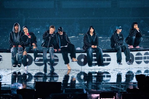 Khach quoc te den Han Quoc dong ky luc nho BTS hinh anh