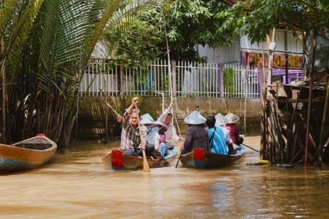Cồn Thới Sơn tăng giá xuồng chèo