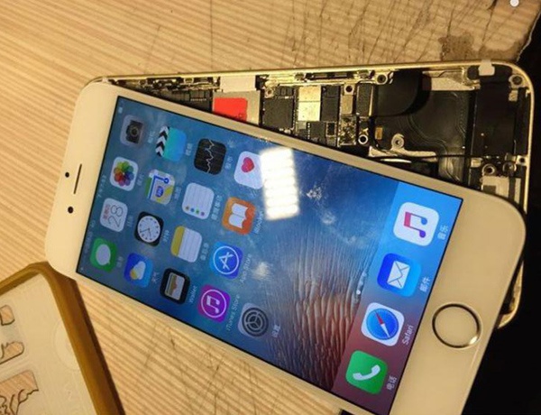 Quy trình biến iPhone cũ nát thành hàng mới 99% | Znews.vn