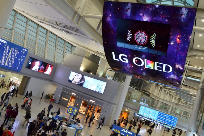 lg42footdisplay1.jpg