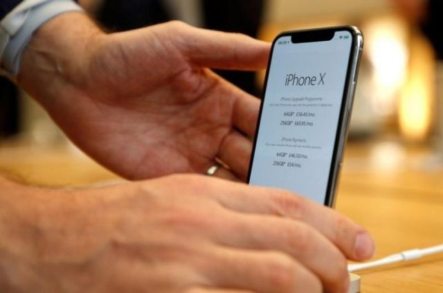 ong lon ban le boi thu don hang iPhone X anh 1