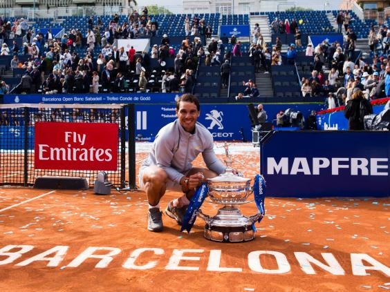 Rafael Nadal khong con phu hop de choi tren san dat nen anh 3