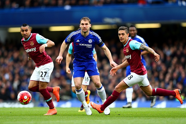 Fabregas giup Chelsea hoa West Ham 2-2. anh 5