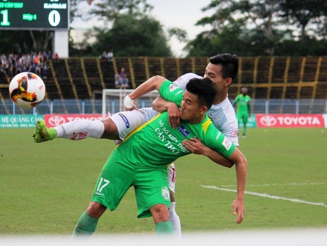 Tran CLB Thanh Hoa vs HAGL anh 7