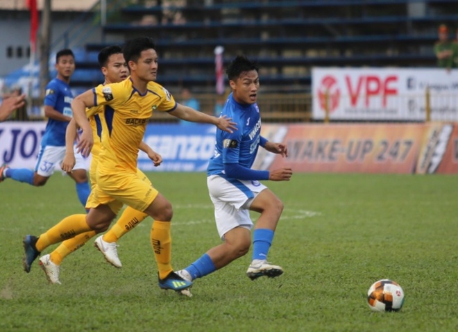 CLB Quang Nam vs CLB Ha Noi anh 17