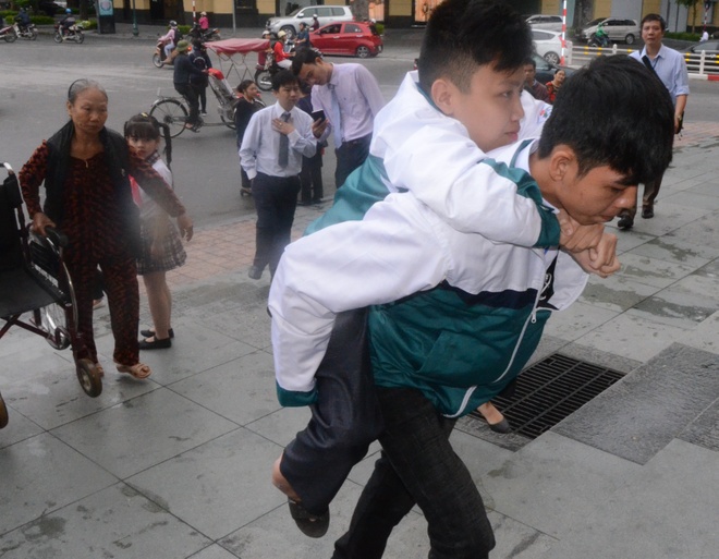 8 nam cong ban den truong anh 1