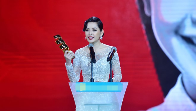 Toc Tien doi dau Dong Nhi HTV Awards anh 10