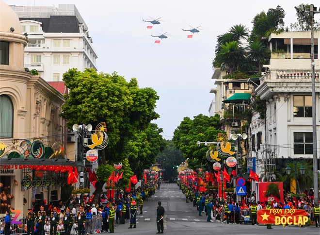 Tong duyet dieu binh A80 anh 81