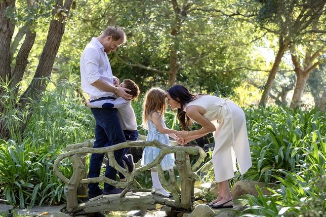 Meghan Markle chia sẻ ảnh gia đình hiếm hoi | Znews.vn