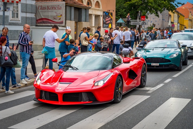 Ferrari lần đầu hé lộ hình ảnh siêu xe thay thế LaFerrari
