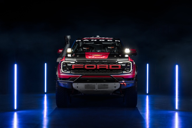 Ford Ranger Raptor lại về nhất tại giải đua Finke Desert Race 2024