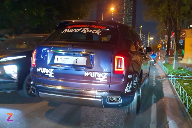 Rolls-Royce Cullinan mang biển số triệu USD lăn bánh tại Việt Nam