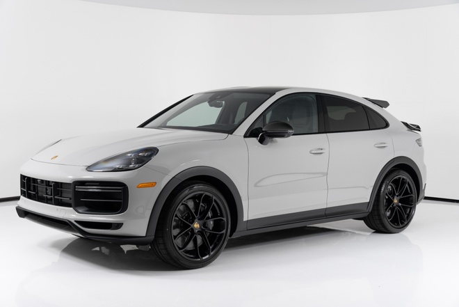 Chiều vợ, Mark Zuckerberg độ Porsche Cayenne Turbo GT thành minivan