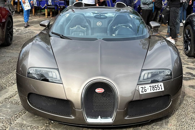 Cặp đôi Bugatti Chiron gây tai nạn liên hoàn tại Morocco