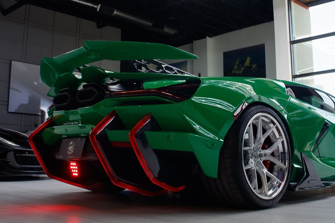 Gói độ đầu tiên trên thế giới cho siêu xe Lamborghini Revuelto