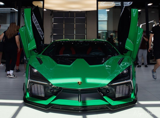 Gói độ đầu tiên trên thế giới cho siêu xe Lamborghini Revuelto