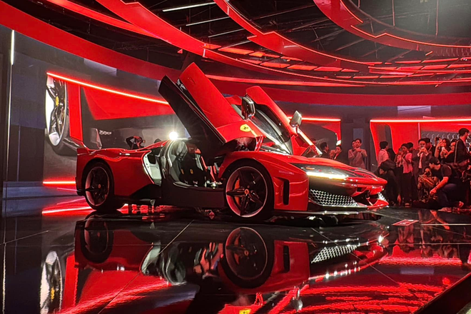 Siêu phẩm Ferrari F80 ra mắt ở Thái Lan, khó về Việt Nam