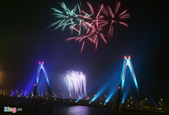 Ha Noi ban phao hoa 30 diem anh 1