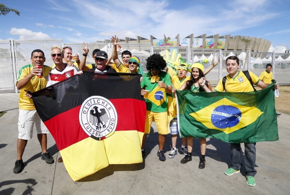 Cổ động viên đã bắt đầu đổ về sân vận động Belo Horizonte - nơi diễn ra trận thư hùng đỉnh cao giữa Brazil và Đức.