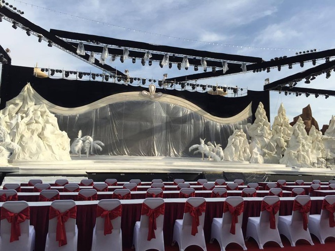 Sân khấu hoành tráng của Hoa hậu Việt Nam 2014