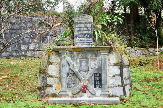 B&ecirc;n trong dinh thự vua M&egrave;o nơi cao nguy&ecirc;n đ&aacute; H&agrave; Giang - Địa điểm du lịch