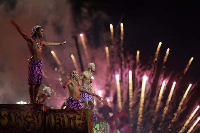 2 lesbian va trans porno Seksi yosh rasmlar