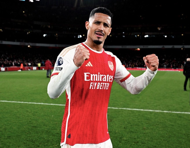 Chủ tịch Perez xác định sao Arsenal là mục tiêu tối thượng vào hè 2025 2 Saliba đi vào lịch sử Arsenal - Thể thao