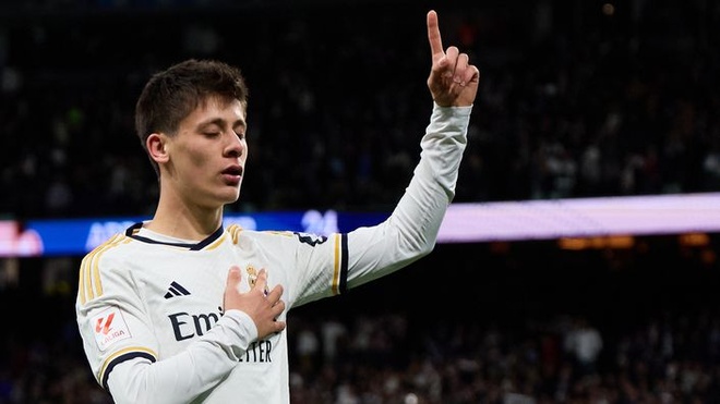 Thần đồng 19 tuổi giúp Real Madrid thắng đậm - Thể thao