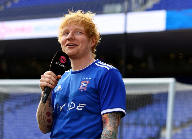 Ed Sheeran gây xôn xao với pha 'ngắt lời' HLV MU - Thể thao