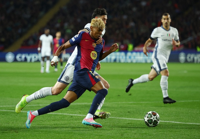 Lamine Yamal gây sốt mạng xã hội - Thể thao