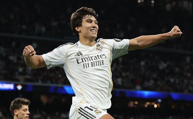 Tiền đạo 21 tuổi tái hiện kỳ tích lịch sử trong màu áo Real | Znews.vn