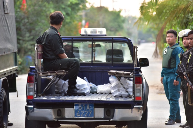 vay bat nghi can ban chet 4 nguoi anh 17