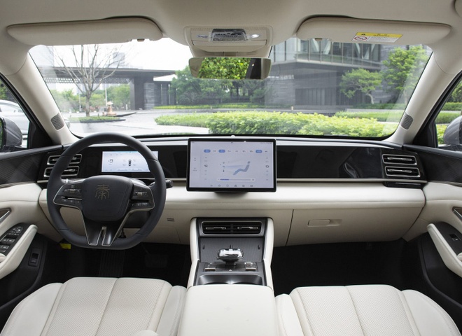 BYD Qin L anh 6