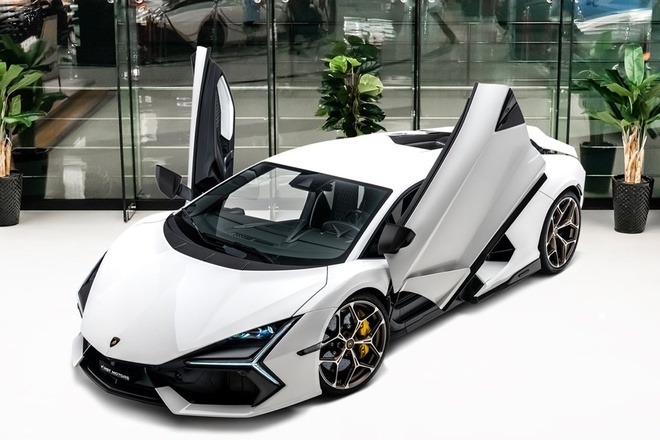 Phải chờ cả năm nếu muốn mua siêu xe Lamborghini