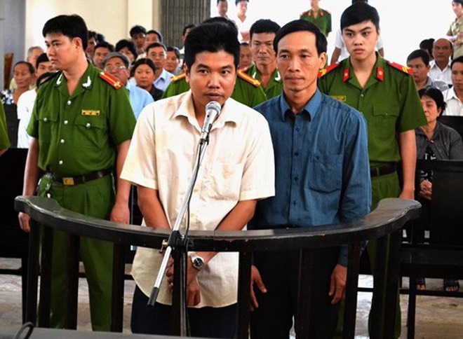 2 can bo cong an Cao Lanh dung nhuc hinh anh 1