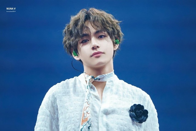 V (BTS) được ông trùm truyền thông khen tuyệt vời hơn PSY | Znews.vn