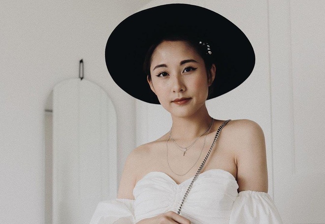 Phong cách tối giản của Julia Đoàn