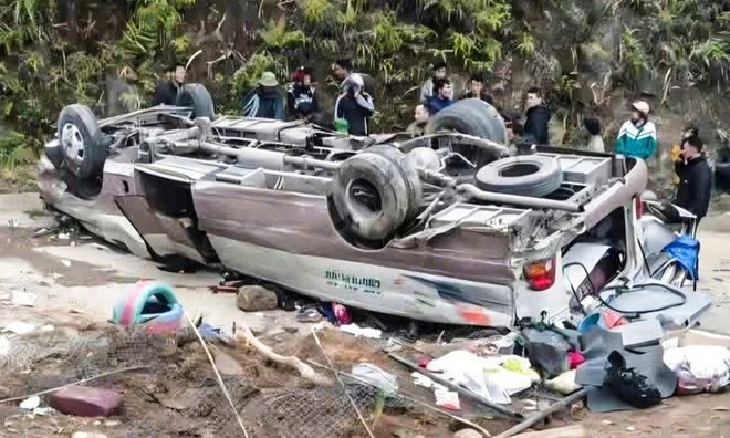 Lật xe thiện nguyện ảnh 1 Lat xe thien nguyen anh 1