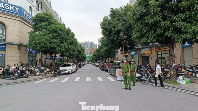 Huấn Hoa Hồng ảnh 1