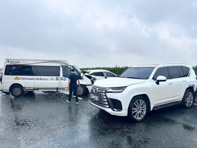 Tạm giữ hình sự,  Tài xế Lexus ảnh 1