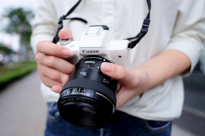Cónênmua: Canon EOS M50 - đòn trực diện vào Fujifilm, Sony | Znews.vn