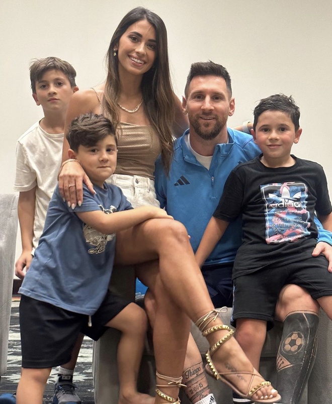 Chân dung cô vợ Messi phải lòng từ khi 5 tuổi - Thể thao