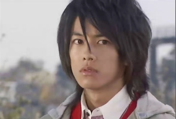 Sau 3 phần phim bom tấn Rurouni Kenshin, sức hút của anh lại càng tăng đến chóng mặt.