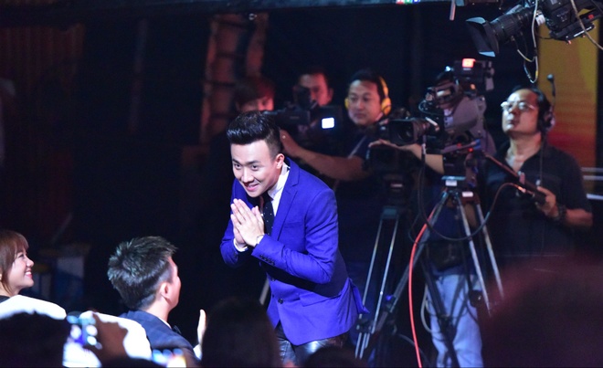 Toc Tien doi dau Dong Nhi HTV Awards anh 18