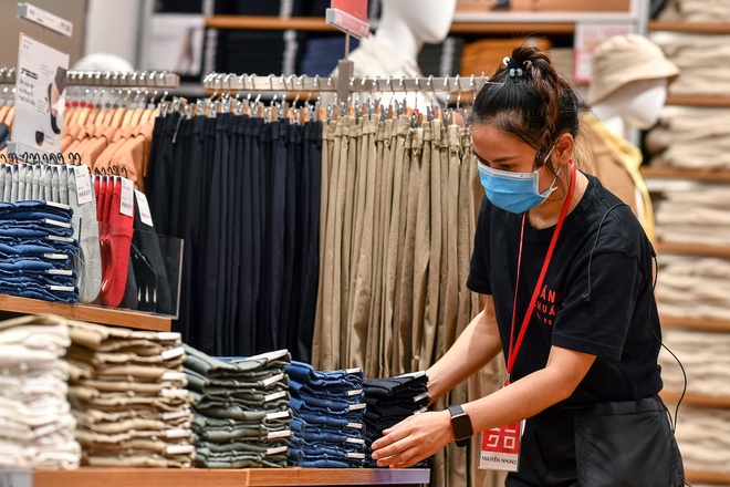 Uniqlo khai truong cua hang dau tien tai Ha Noi anh 15